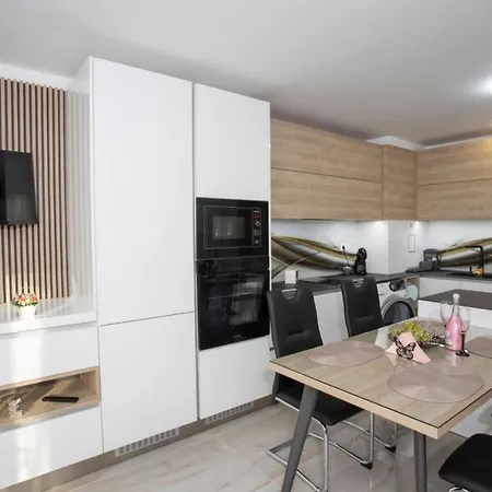 апартамент за гости ивви-1 Apartamento *